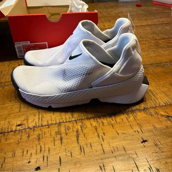 NWT NIKE Go FlyEase Easy‎ On/Off Shoes White/Black