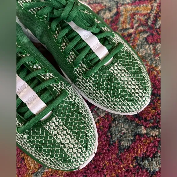 NWT Nike | Women's Apple Green Sabrina 1 laceup basketball shoes great tread 6.5