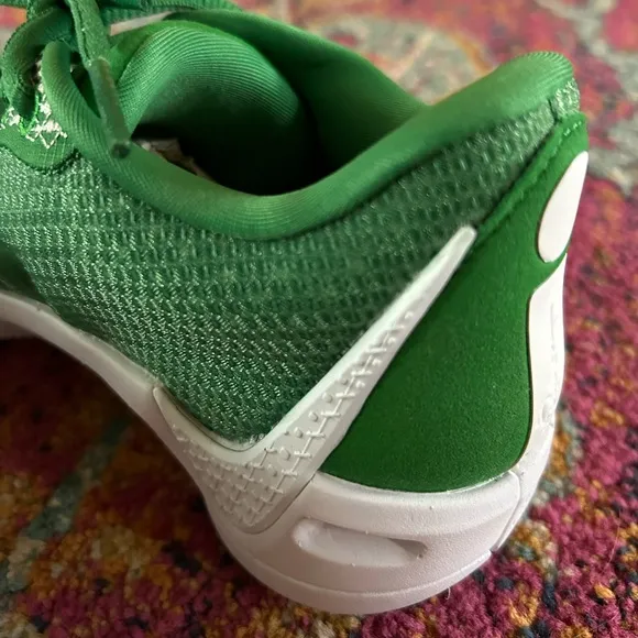 NWT Nike | Women's Apple Green Sabrina 1 laceup basketball shoes great tread 6.5