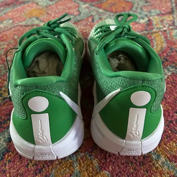 NWT Nike | Women's Apple Green Sabrina 1 laceup basketball shoes great tread 6.5