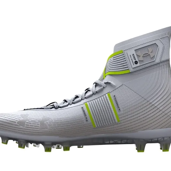 NWT Under Armour Men's Highlight MCFootball Cleats size 11