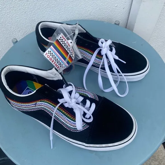 NWT Unisex Vans Off The Wall Pride Shoes (8.5 M / 10 W)