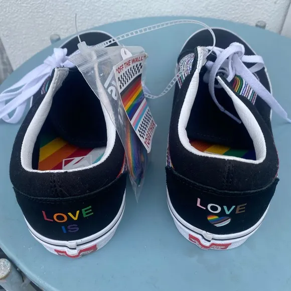 NWT Unisex Vans Off The Wall Pride Shoes (8.5 M / 10 W)