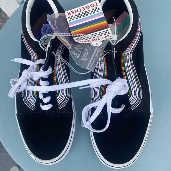NWT Unisex Vans Off The Wall Pride Shoes (8.5 M / 10 W)