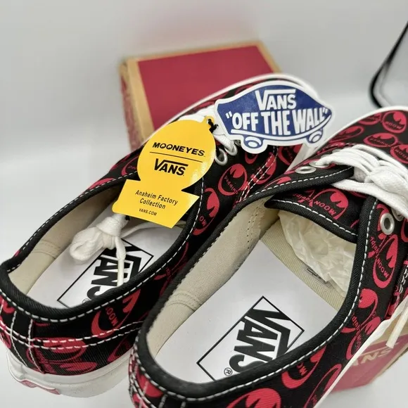 NWT Vans Classic Authentic 44 D Skate Shoes Anaheim Edition Mooneye Red Unisex