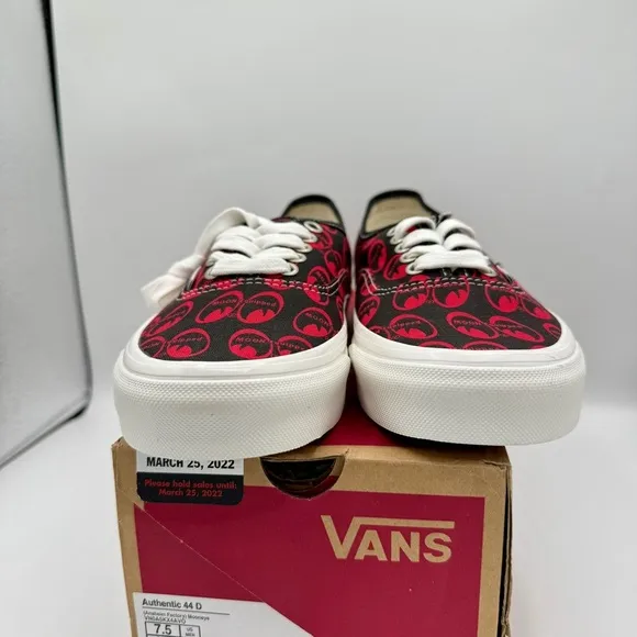 NWT Vans Classic Authentic 44 D Skate Shoes Anaheim Edition Mooneye Red Unisex