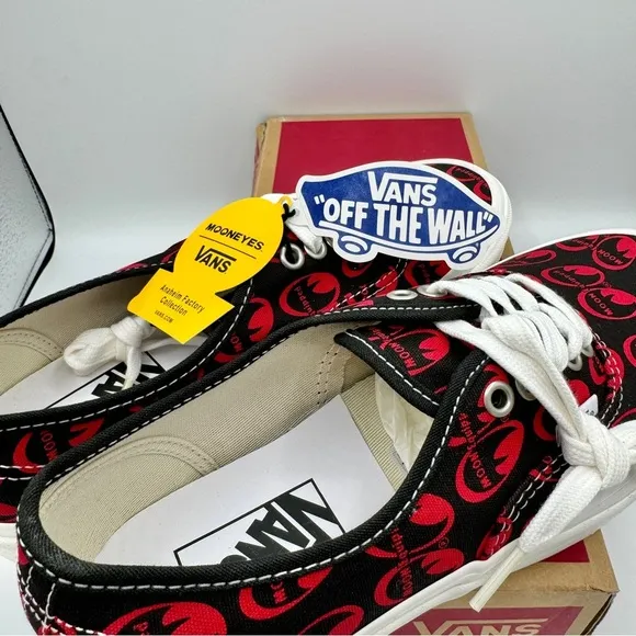 NWT Vans Classic Authentic 44 D Skate Shoes Anaheim Edition Mooneye Red Unisex