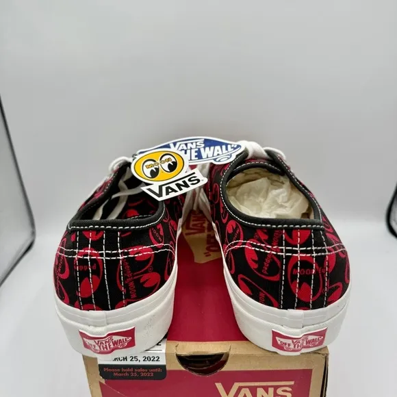 NWT Vans Classic Authentic 44 D Skate Shoes Anaheim Edition Mooneye Red Unisex