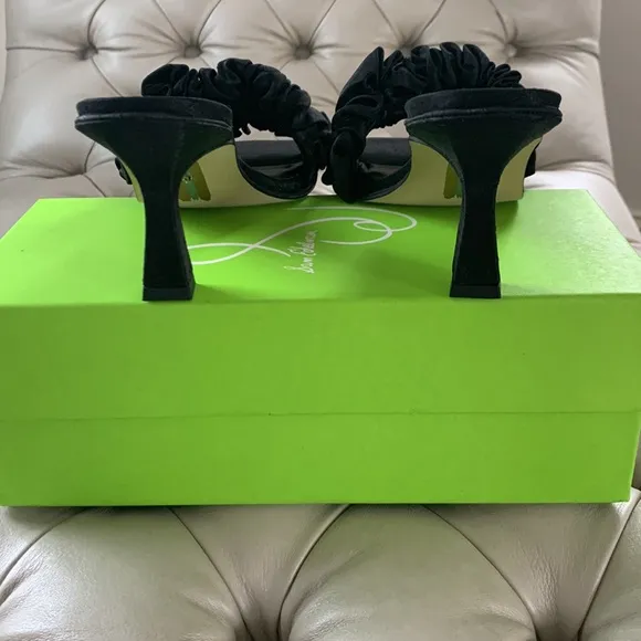 🔥NWT/Box Sam Edelman Kaddy Ruffle Heels RARE Black Satin Size 6.5🔥