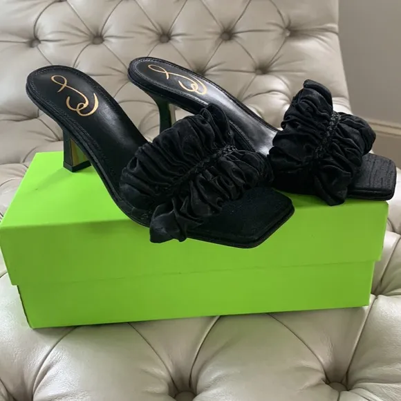🔥NWT/Box Sam Edelman Kaddy Ruffle Heels RARE Black Satin Size 6.5🔥