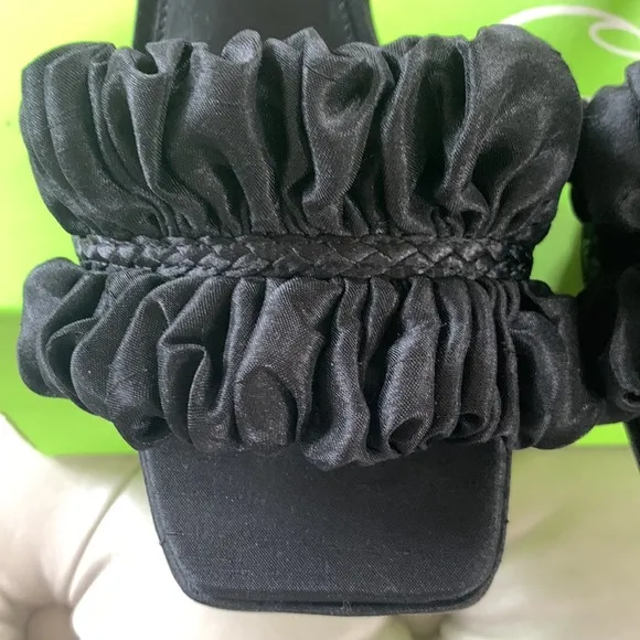 🔥NWT/Box Sam Edelman Kaddy Ruffle Heels RARE Black Satin Size 6.5🔥