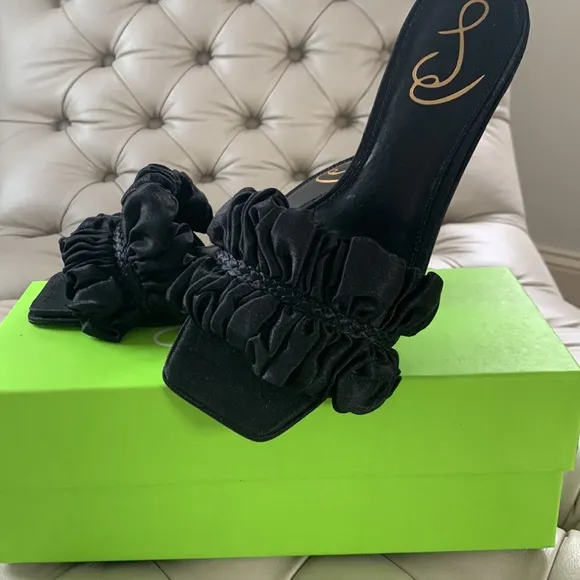 🔥NWT/Box Sam Edelman Kaddy Ruffle Heels RARE Black Satin Size 6.5🔥