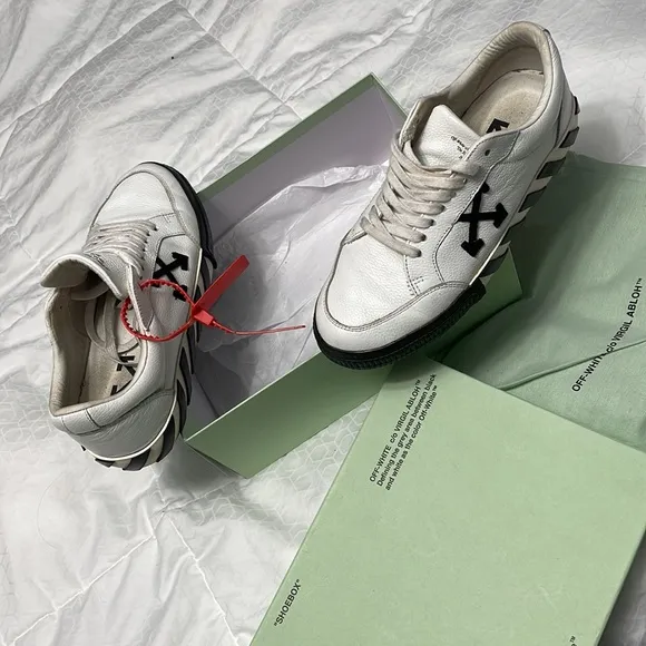 Off white Authentic shoes