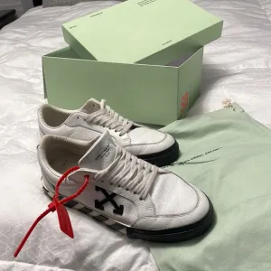 Off white Authentic shoes