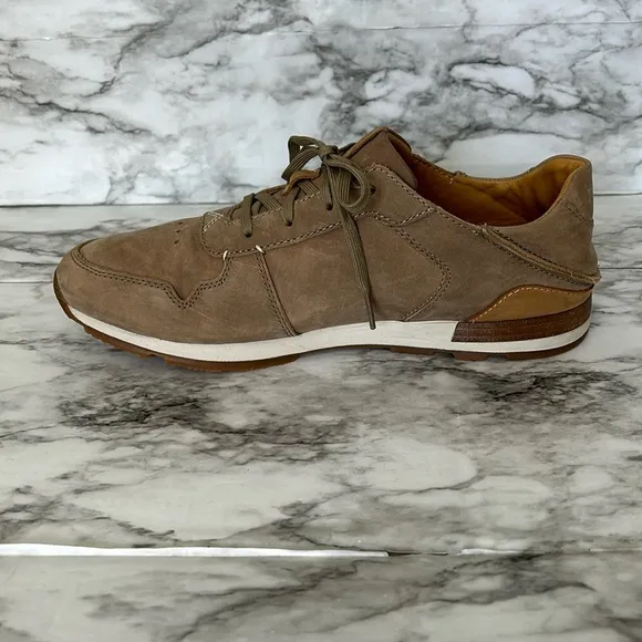 OluKai | men’s size 10.5 Huaka'i Li Nubuck leather lace up sneakers tennis shoes