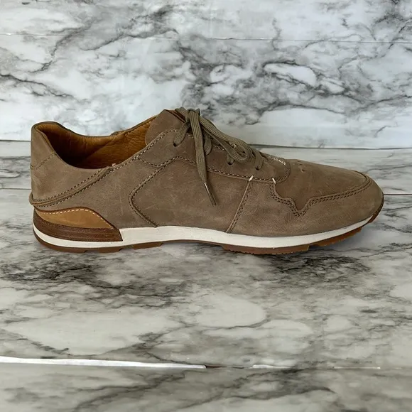 OluKai | men’s size 10.5 Huaka'i Li Nubuck leather lace up sneakers tennis shoes