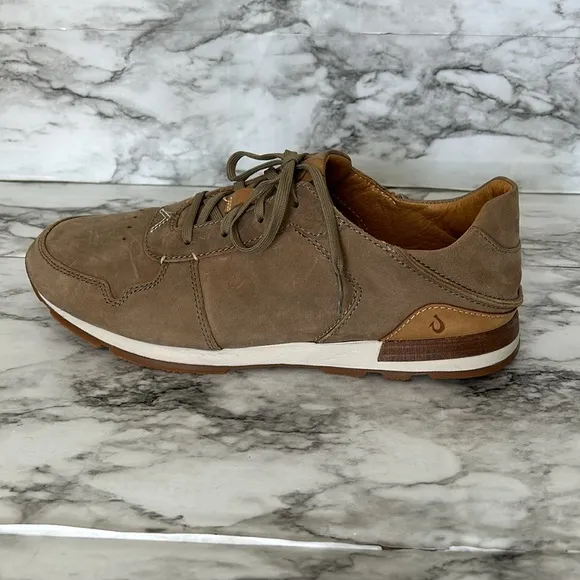 OluKai | men’s size 10.5 Huaka'i Li Nubuck leather lace up sneakers tennis shoes