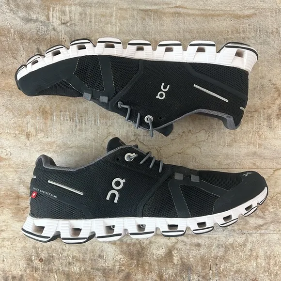 On Cloud 2 Running Shoes {Black} 8