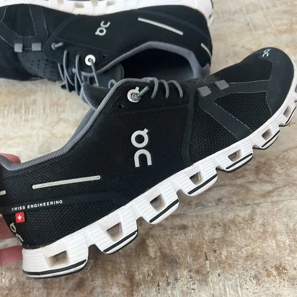 On Cloud 2 Running Shoes {Black} 8