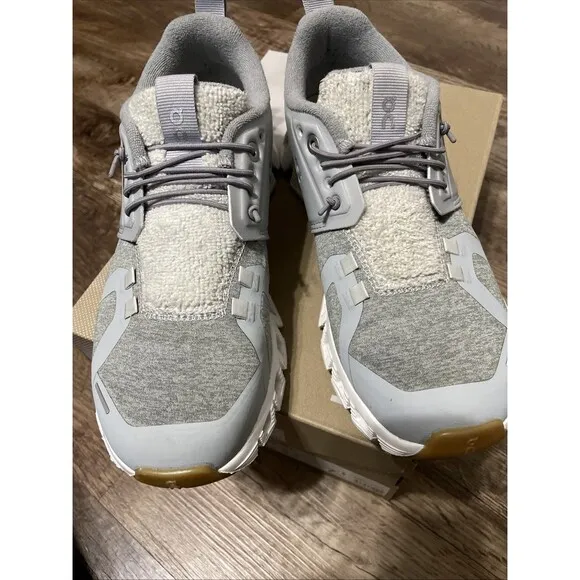 On Cloud 5 Terry Swiss Engineering Women’s Size 7 Running Shoes Gray White Box