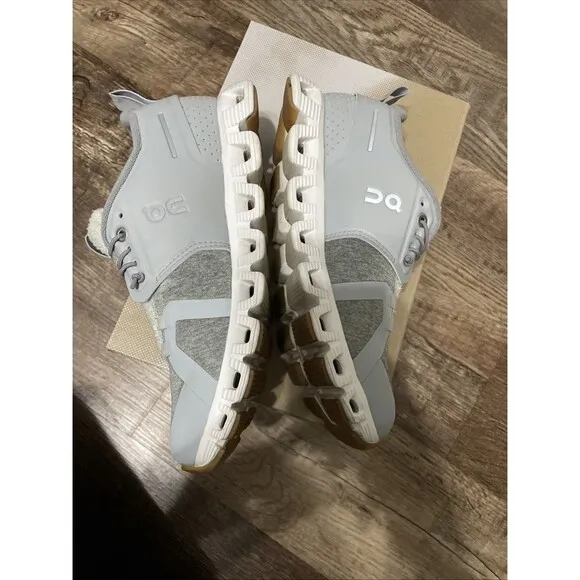 On Cloud 5 Terry Swiss Engineering Women’s Size 7 Running Shoes Gray White Box