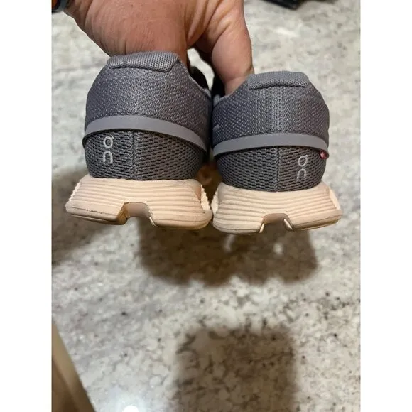On Cloud Cloud 5 Running Shoes - Size 8.5