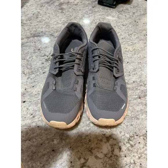 On Cloud Cloud 5 Running Shoes - Size 8.5