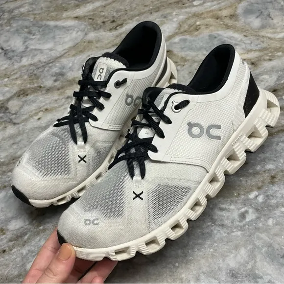 On Cloud Cloud X 4 Running Shoes Women’s Size 8 in Ivory Black