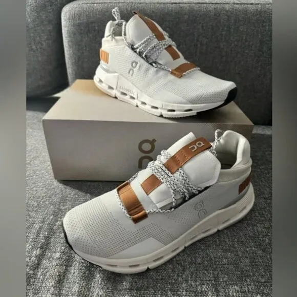 ON Cloud Cloudnova Running Shoes