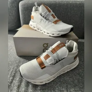 ON Cloud Cloudnova Running Shoes