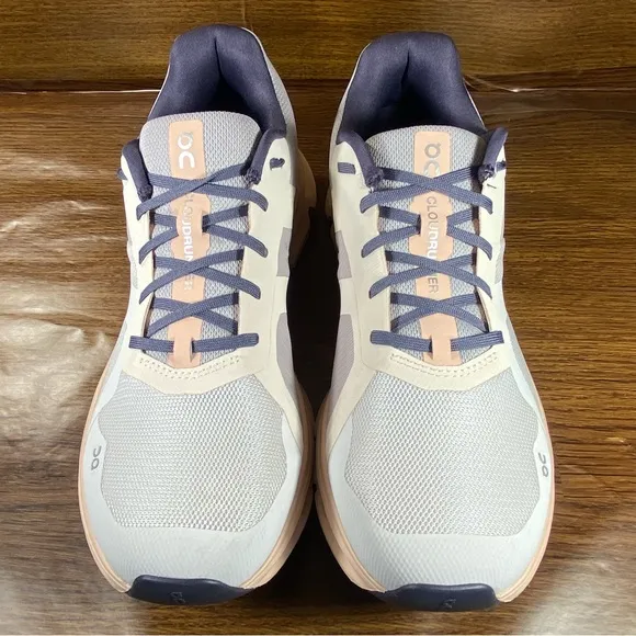 On Cloud Cloudrunner Women’s Shoe Size 10.5