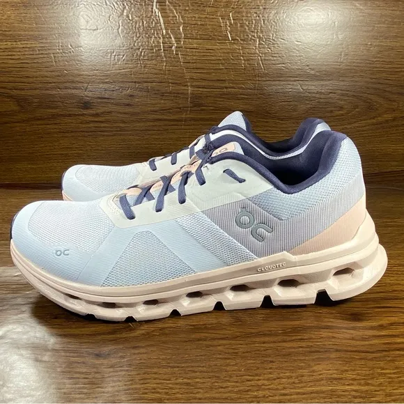 On Cloud Cloudrunner Women’s Shoe Size 10.5