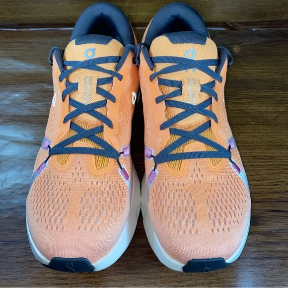 On cloud Surfer 2 women’s shoe size 10