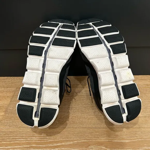 On Cloud X 3AD women’s size 9.5