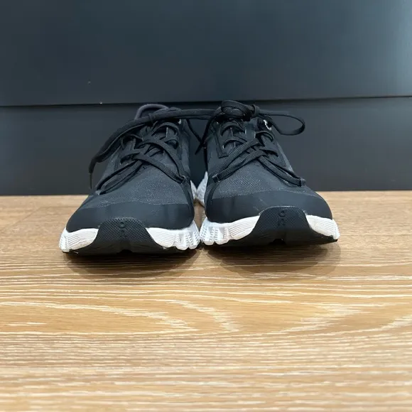 On Cloud X 3AD women’s size 9.5
