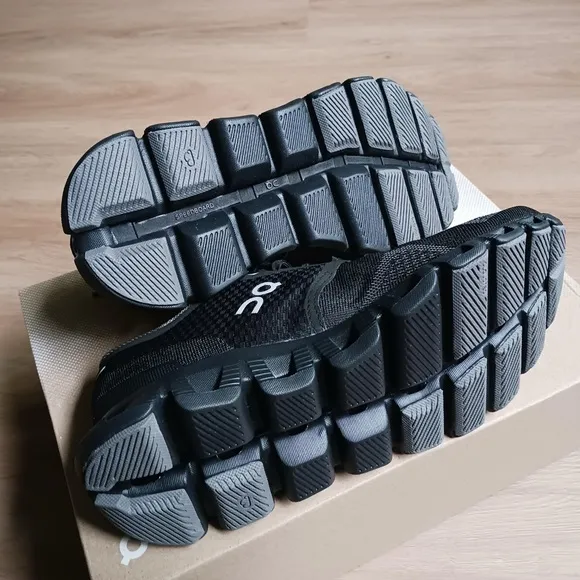 On Cloud X , Black Asphalt , Women’s 5.5 , 40-99701 , new with box