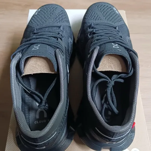 On Cloud X , Black Asphalt , Women’s 5.5 , 40-99701 , new with box
