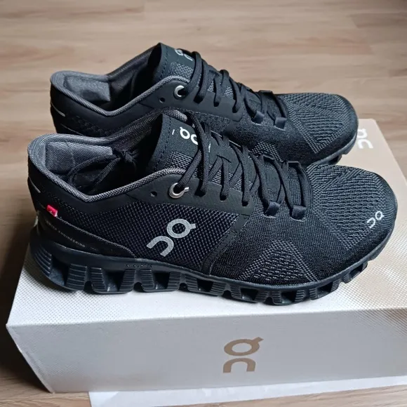 On Cloud X , Black Asphalt , Women’s 5.5 , 40-99701 , new with box