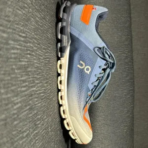 On‎ Cloudflow Running Shoes Lake/Flare Size 10