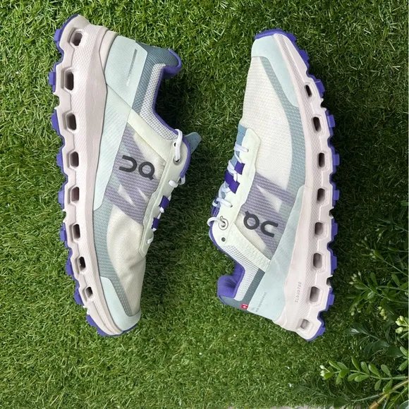 ON Cloudvista 'Frost Mineral'Sneakers  WOMEN size 7.5 new