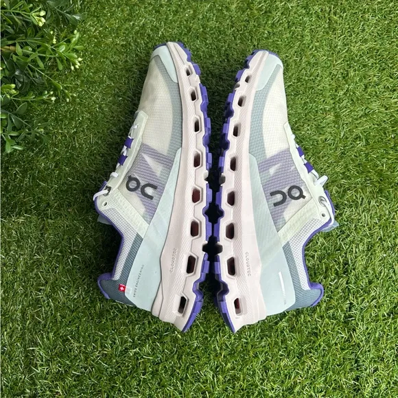 ON Cloudvista 'Frost Mineral'Sneakers  WOMEN size 7.5 new