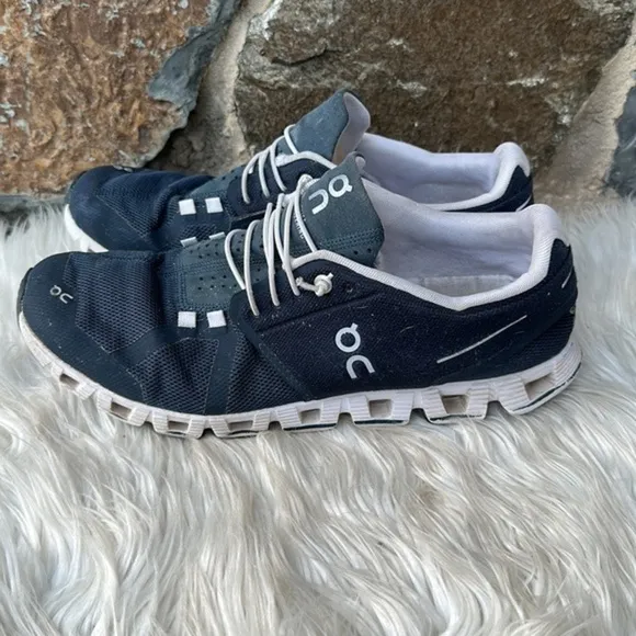 On Running Cloud 5 Black White Women Shoes 10.5