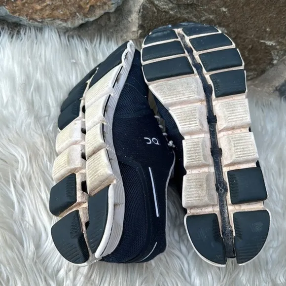 On Running Cloud 5 Black White Women Shoes 10.5