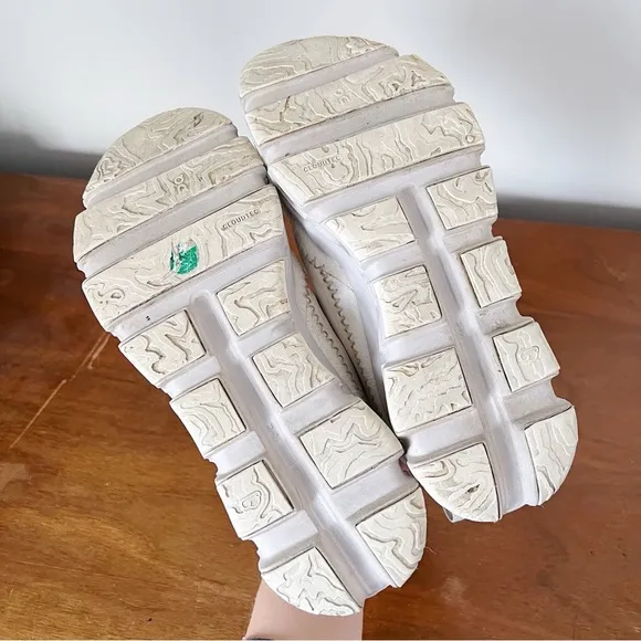 ON Running • Cloudaway Sneaker running shoe Ivory / Pearl cream off-white