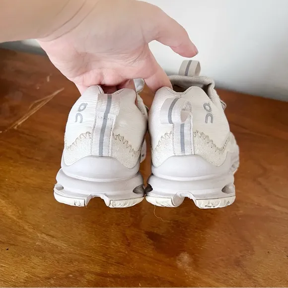 ON Running • Cloudaway Sneaker running shoe Ivory / Pearl cream off-white