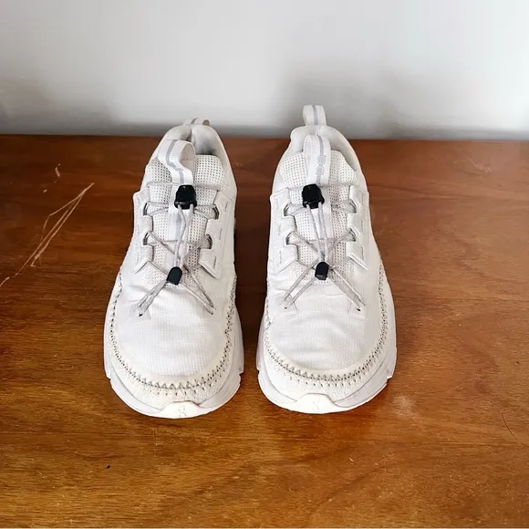 ON Running • Cloudaway Sneaker running shoe Ivory / Pearl cream off-white