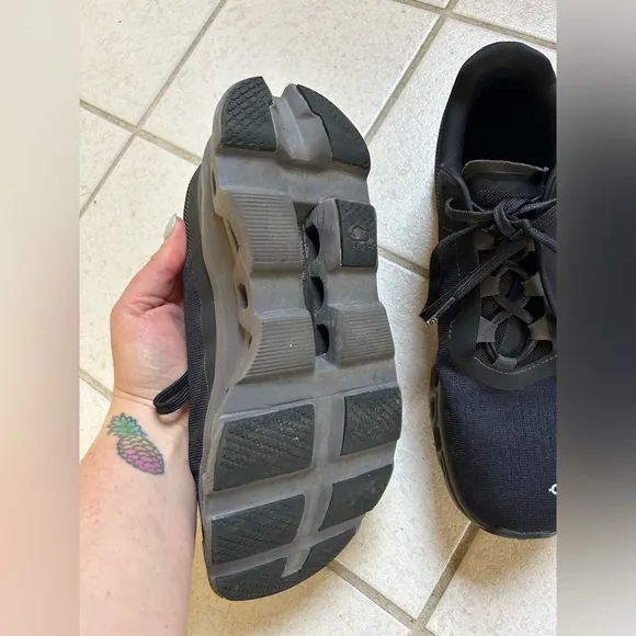 On Running Cloudmonster Women’s Shoes - Black/Grey size 9