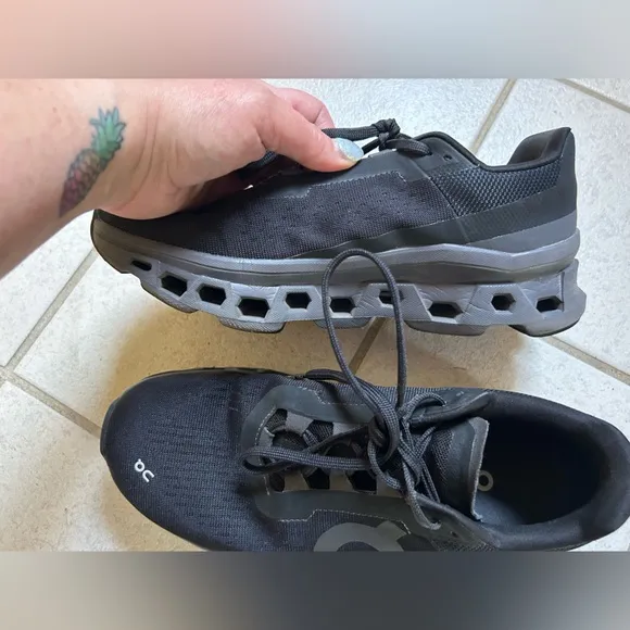 On Running Cloudmonster Women’s Shoes - Black/Grey size 9