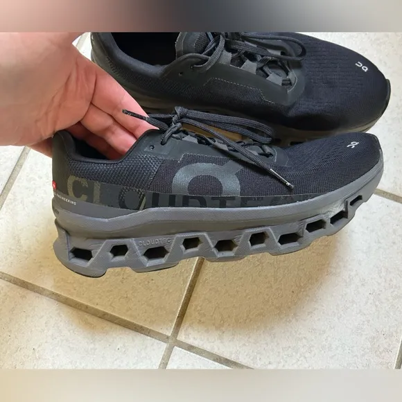 On Running Cloudmonster Women’s Shoes - Black/Grey size 9
