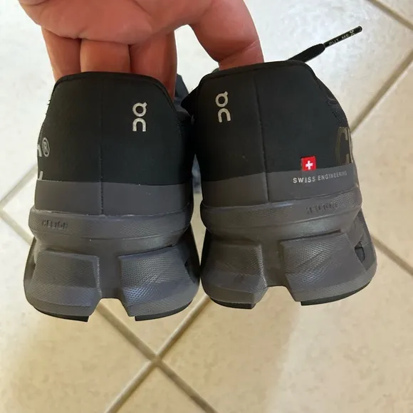 On Running Cloudmonster Women’s Shoes - Black/Grey size 9